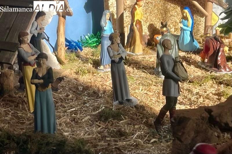 Así es el llamativo Belén al estilo tu cara me suena en el colegio Miguel de Unamuno