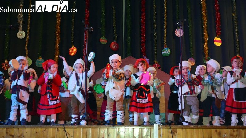 Los alumnos del colegio Liminares protagonizan un entretenido Festival de Navidad