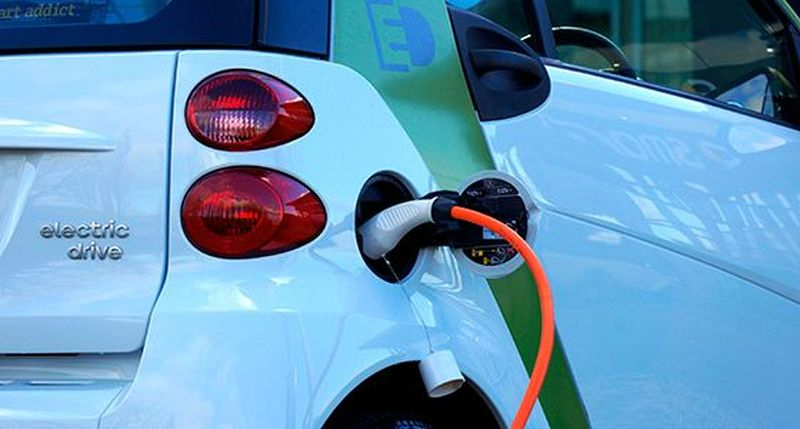 Sanidad incorpora ocho vehículos eléctricos para la atención domiciliaria de pacientes