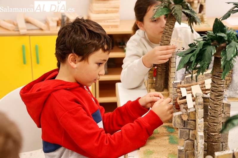 Participantes de los talleres de belenismo navideño disfrutan de una maravillosa mañana