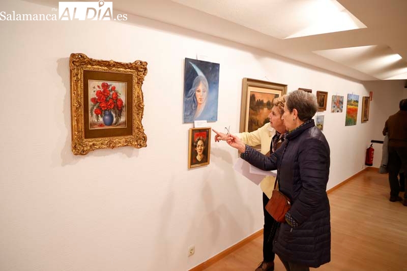 La exposición a favor de Manos Unidas que ya puede disfrutarse en Salamanca