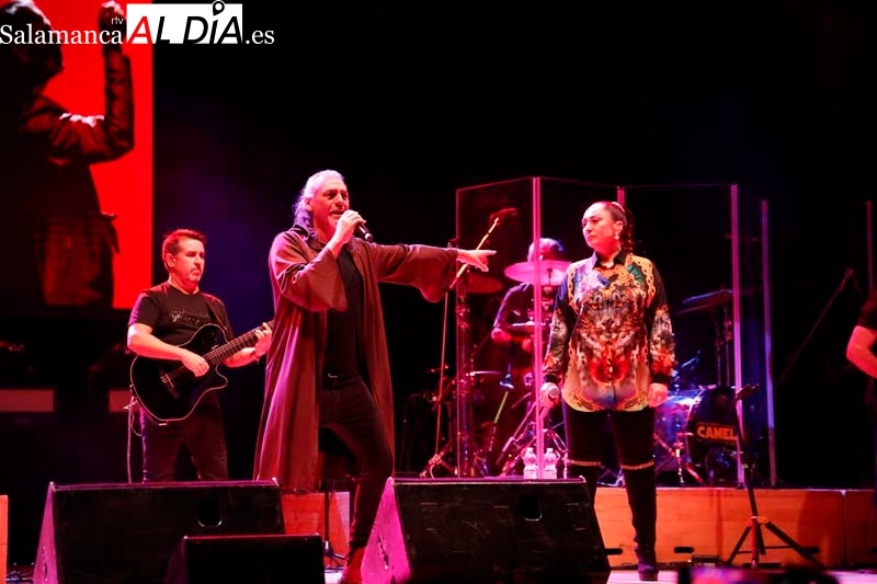 Camela pone en pie el Palacio de Congresos con su tecno-rumba