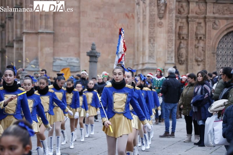 Espectacular desfile en Salamanca para que ningún niño se quede sin juguete
