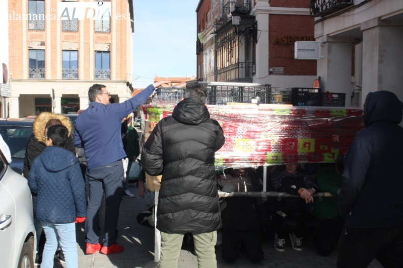 Kilos de solidaridad para el ensayo benéfico de la cofradía Nuestra Señora de la Esperanza