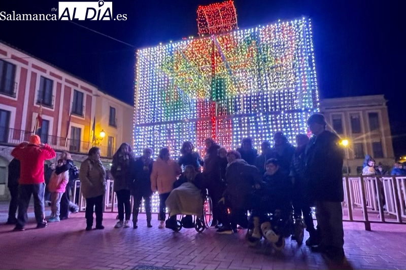 Peñaranda ilumina de manera multitudinaria y festiva la Navidad 2023