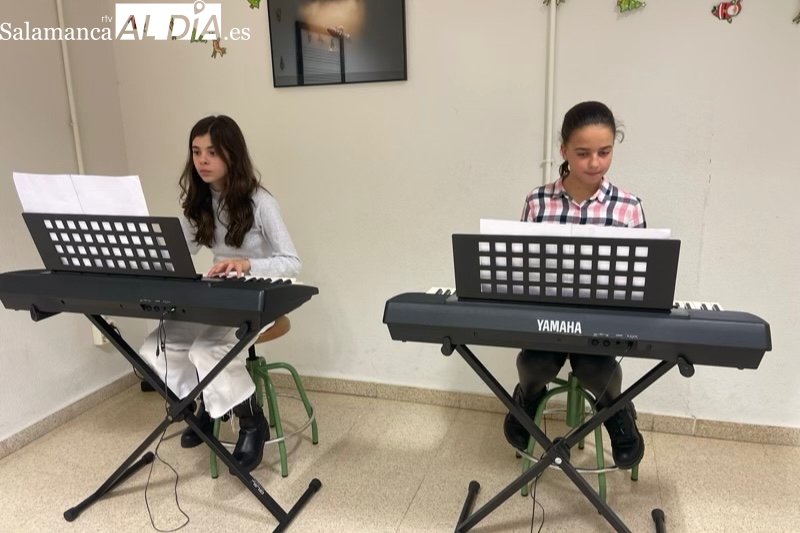 Nervios e ilusión en la Escuela Municipal de Música para estrenar su programación de Navidad