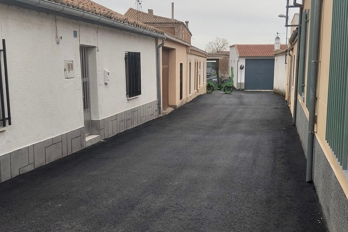 El Campo de Peñaranda lleva a cabo el asfaltado de 5 calles, abarcando 5.300 metros cuadrados