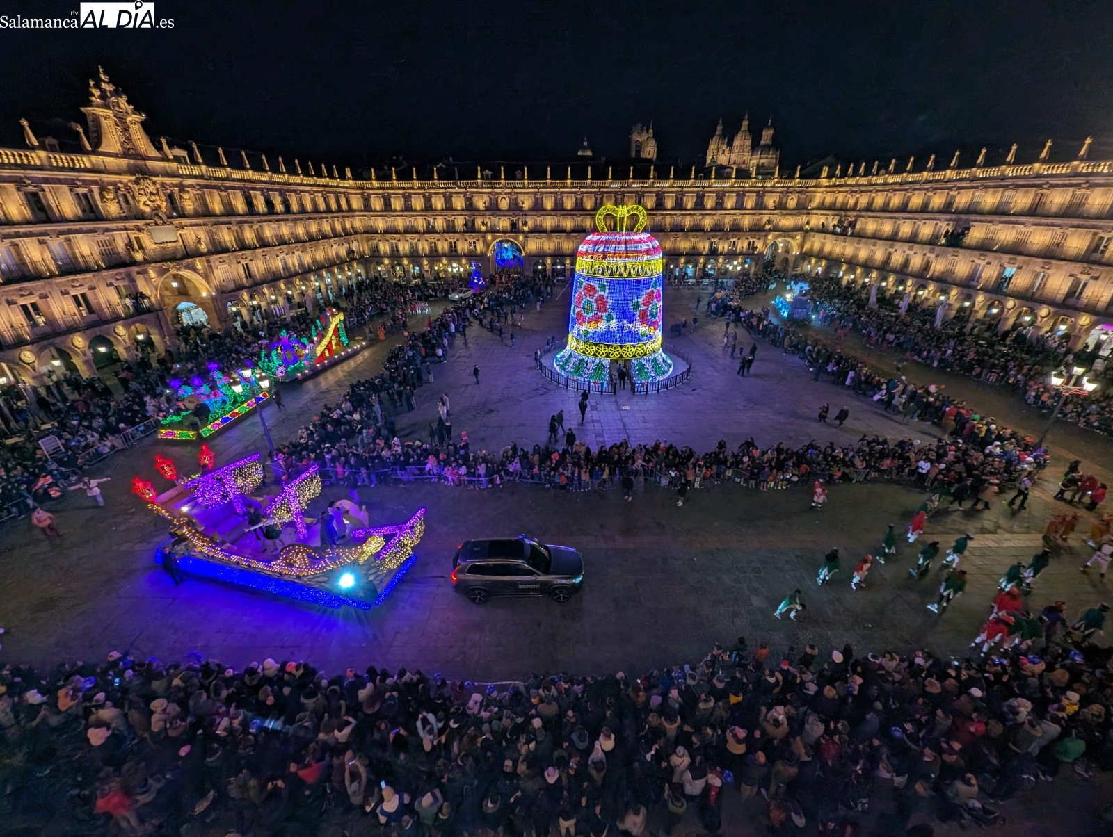 Papá Noel llena Salamanca de ilusión en la Cabalgaza