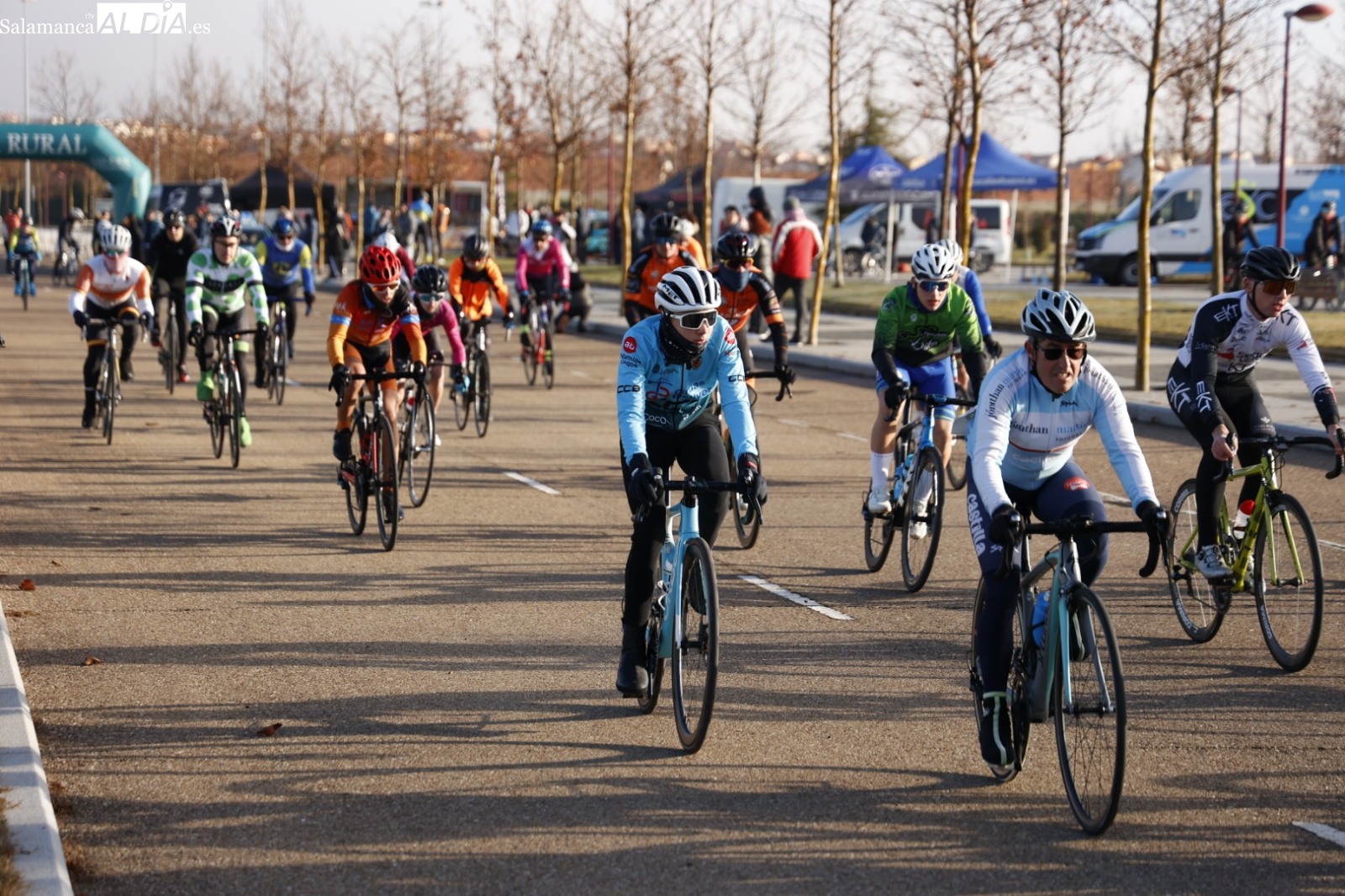 Más de 200 participantes desafían al frío en bicicleta en la VI Carrera del Pavo