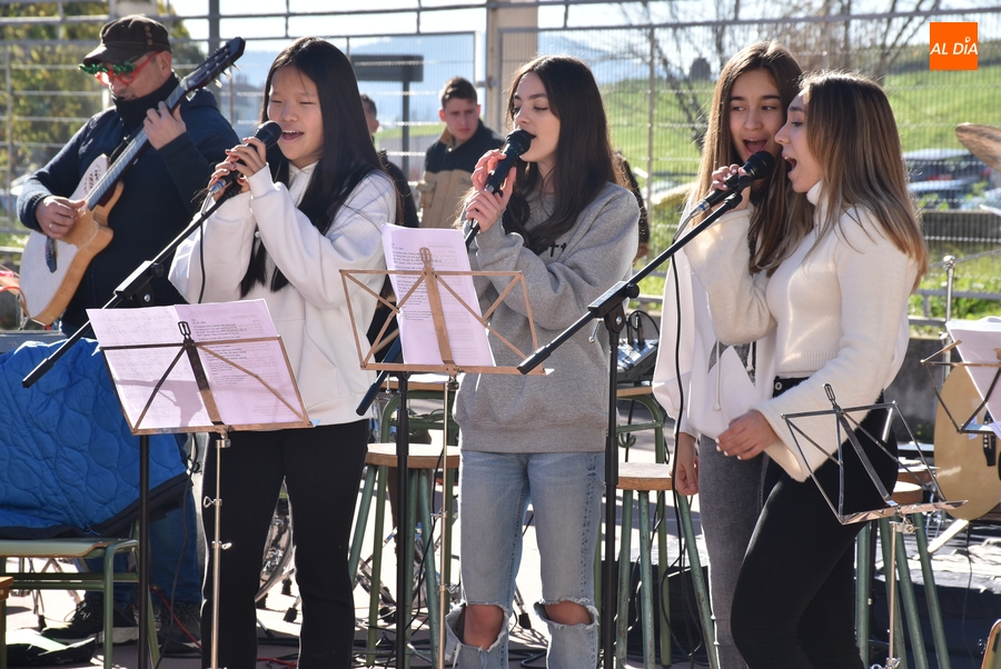 El IES Tierra vive unas Campanadas con deseos en una mañana de mucho deporte y música
