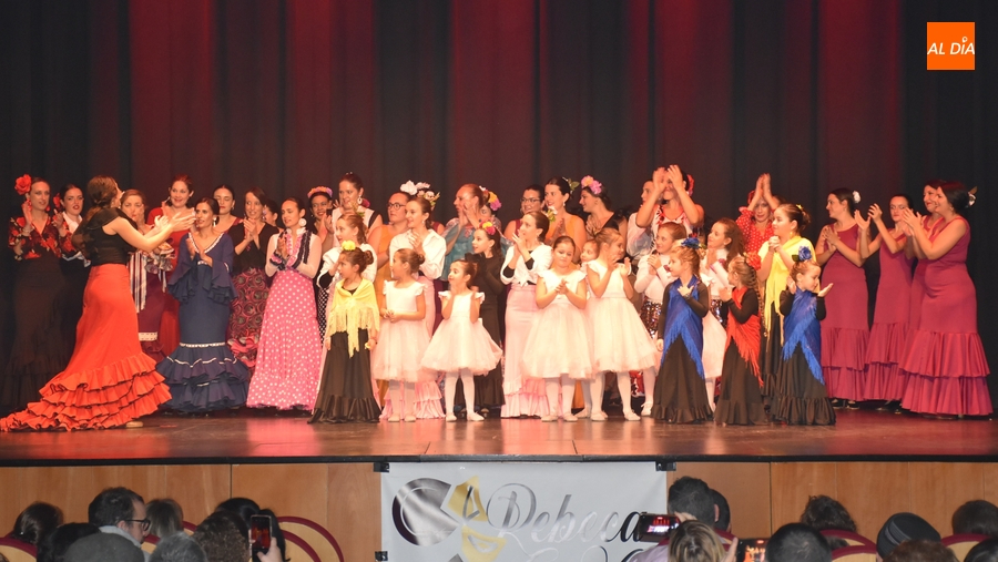 Las alumnas de Rebeca GarVía protagonizan una nueva tarde solidaria en el Teatro Nuevo