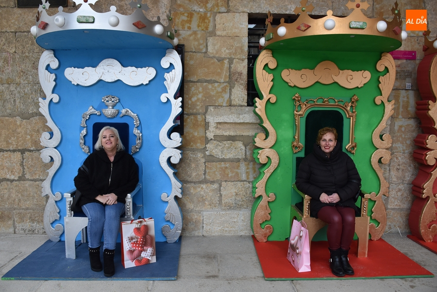 Eh, sácanos una foto: Estrenando los tronos reales