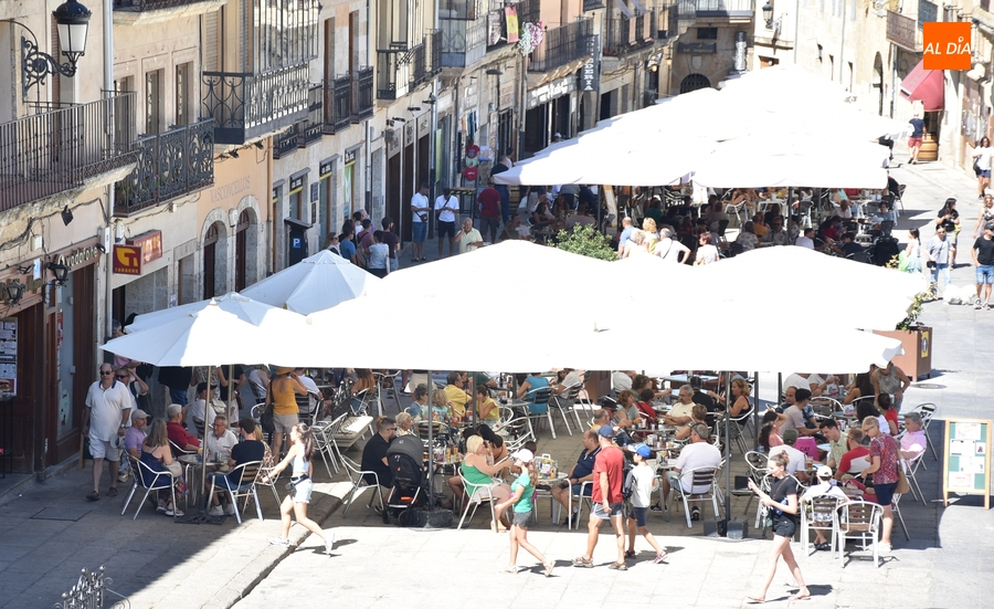 Los hosteleros pueden solicitar hasta final de mes cambios para 2024 en las licencias de sus terrazas