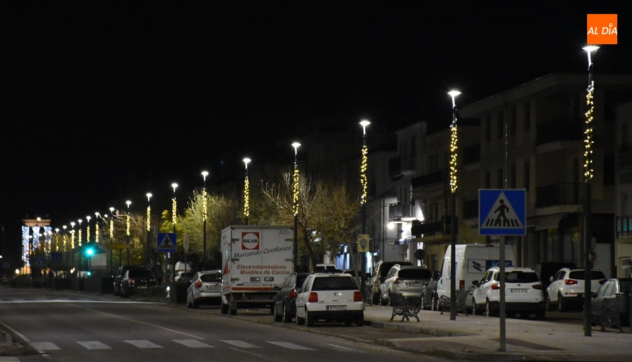 El incremento de la iluminación de la Avenida de Salamanca, entre las novedades en el alumbrado