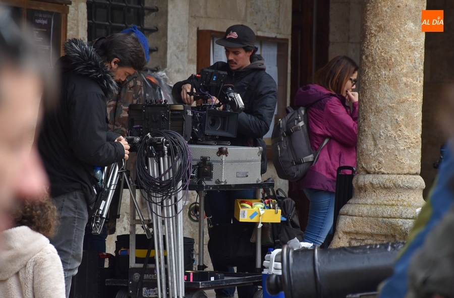 Hasta un rodaje en la ajetreada mañana festiva en el centro histórico