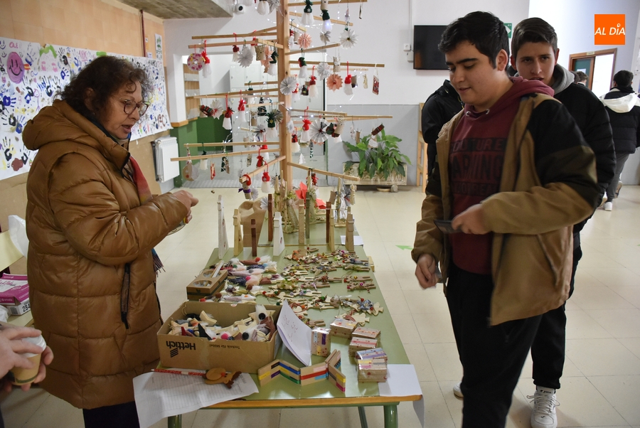 El IES Tierra promueve un doble mercadillo solidario