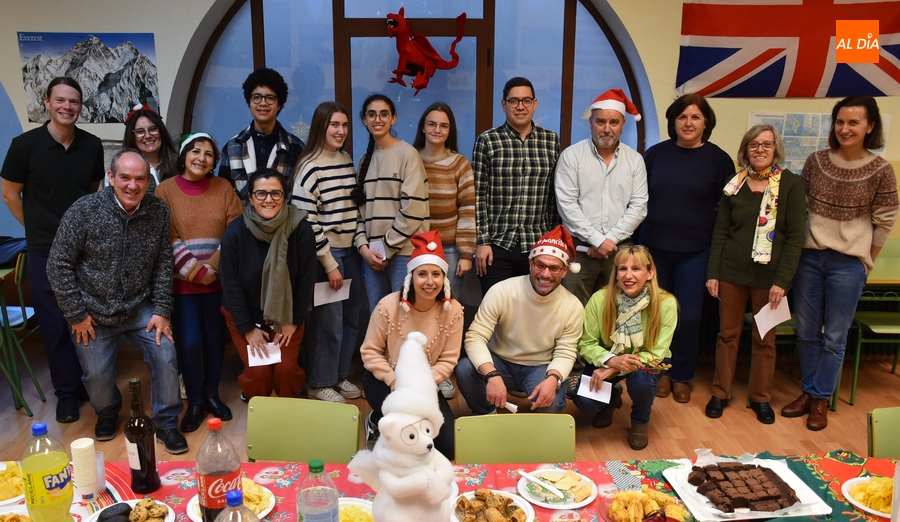 La Escuela de Idiomas festeja la llegada de la Navidad