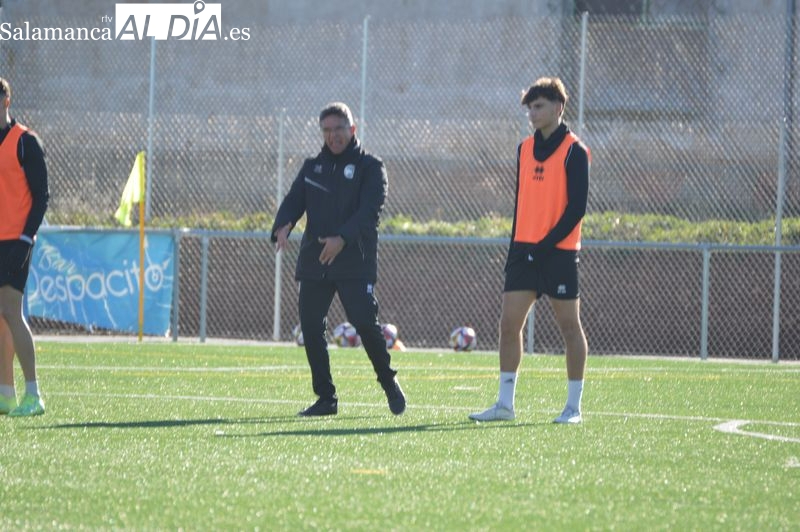 Dani Ponz confirma que Javi Villar jugará como central en Unionistas contra el Teruel: Esto es mi ciudad, mi equipo y mi gente