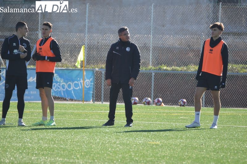 Dani Ponz prueba en Unionistas con Javi Villar de central, le exprime al máximo y repite en punta con Losada: ¡Quiero goles!