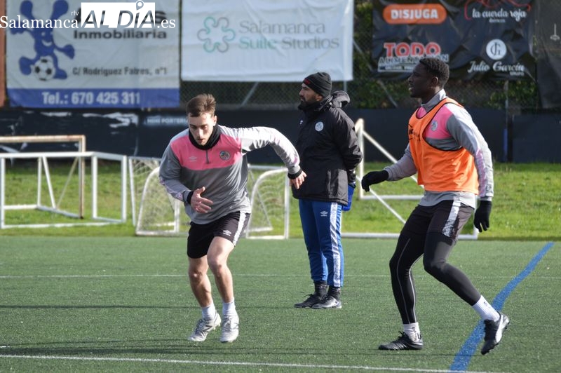 Jehu vuelve a probar con Fassani en punta y Javi Navas como extremo derecho en el entrenamiento del Salamanca UDS