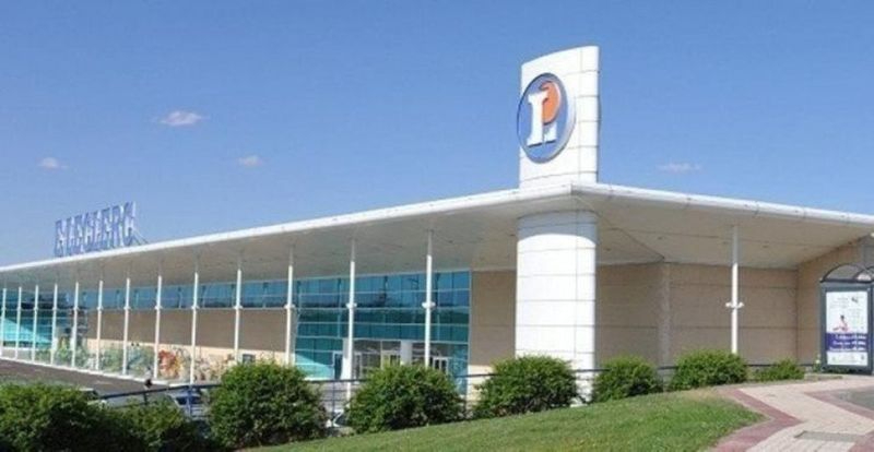 Un concierto de villancicos, la visita de Papá Noel y concursos infantiles en la Navidad de E. Leclerc