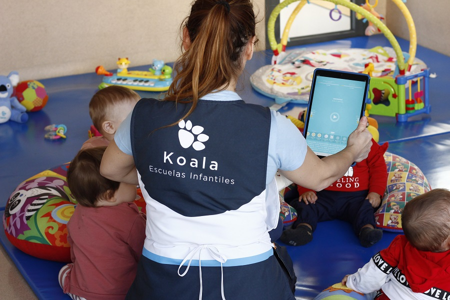 Aprender lenguaje musical como se aprende a hablar, desde bebés y tan fácil como darle al play