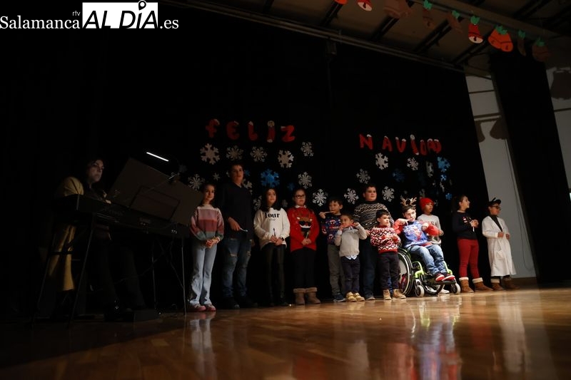 El barrio del Rollo celebra su Festival de Navidad