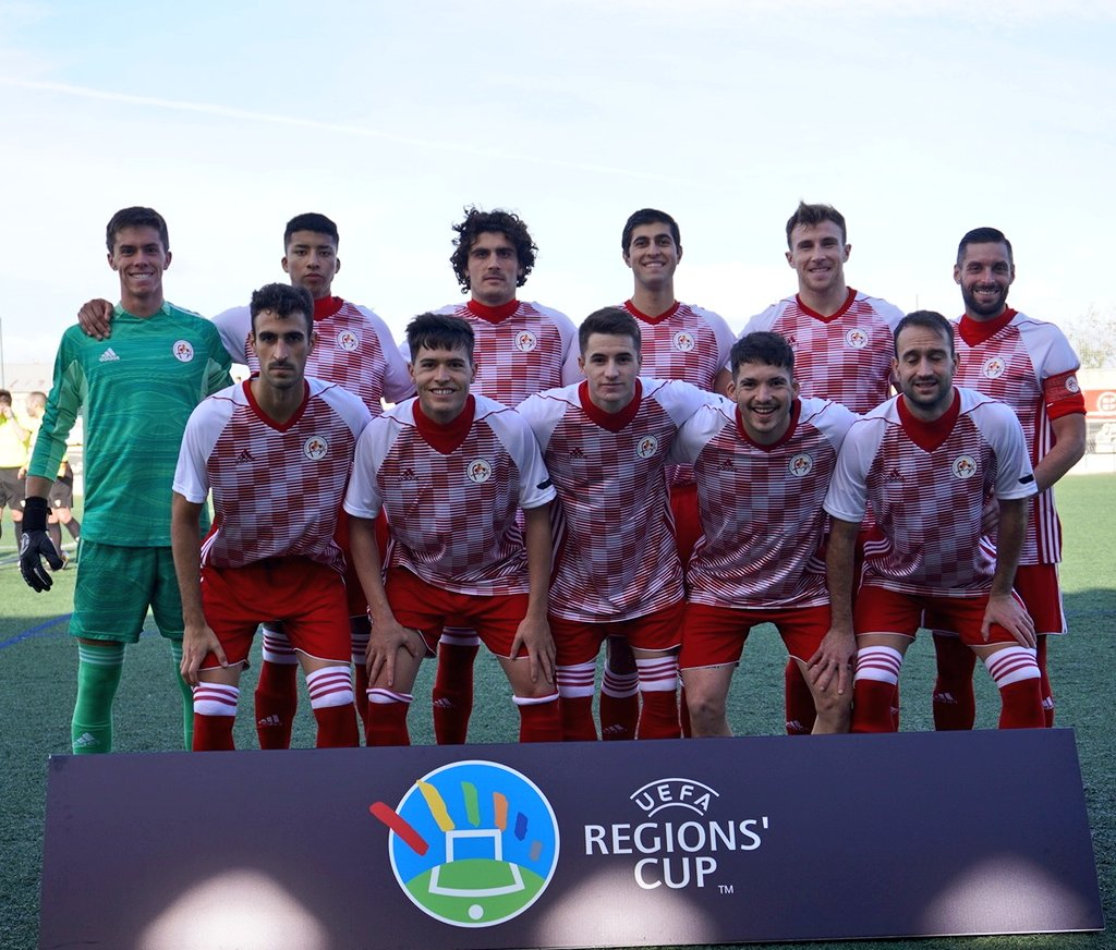 La selección de Castilla y León gana a la de Extremadura en su debut en la Copa de Regiones de la UEFA (2-1)