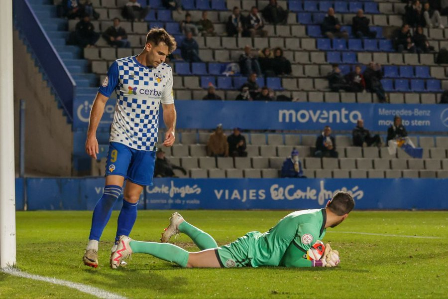 Cacharrón: Es una vergüenza lo vivido ayer en Sabadell, subnormales hay en todos los campos. Me tiraron arena y escupitajos