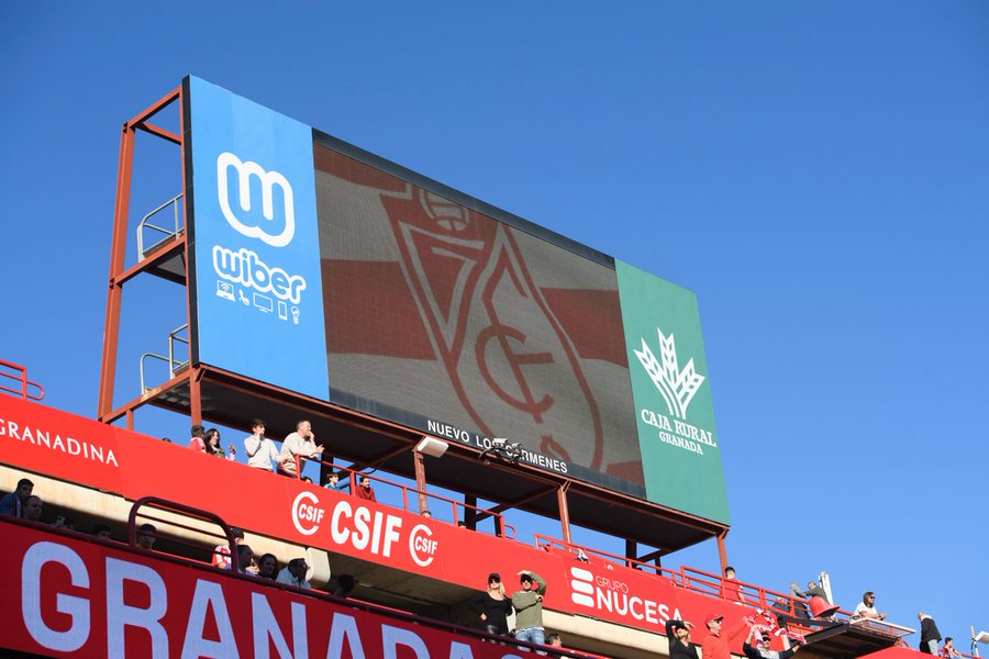 Fallece una persona en la grada durante el Granada - Athletic Club