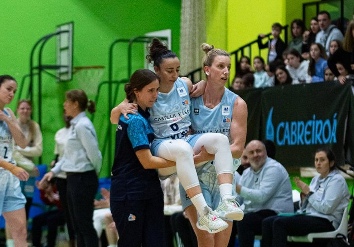 Silvia Domínguez, un mes de baja en el Perfumerías Avenida