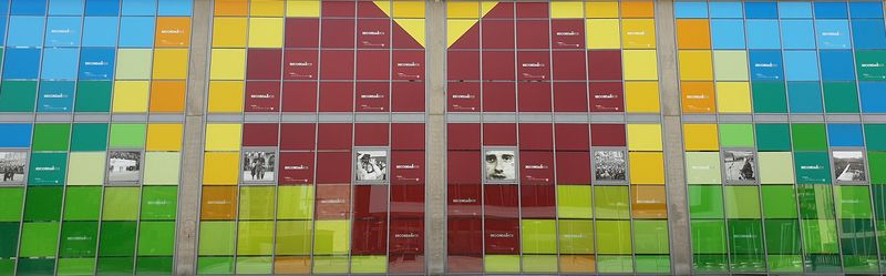  Restaurado el gran mural homenaje a las víctimas del terrorismo de la plaza de la Concordia