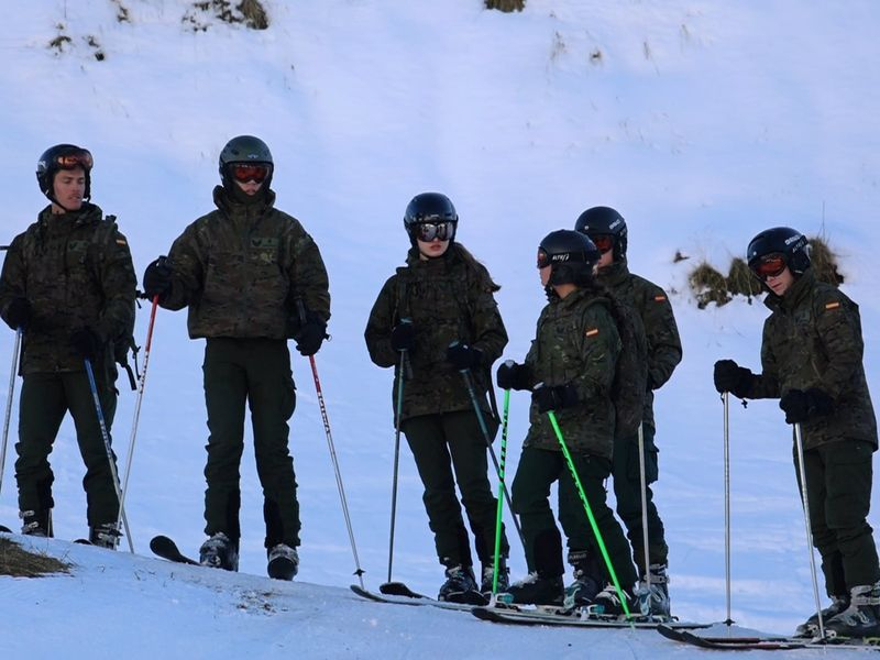 La Princesa Leonor continúa con sus entrenamientos en la nieve mientras disfruta junto a sus compañeros