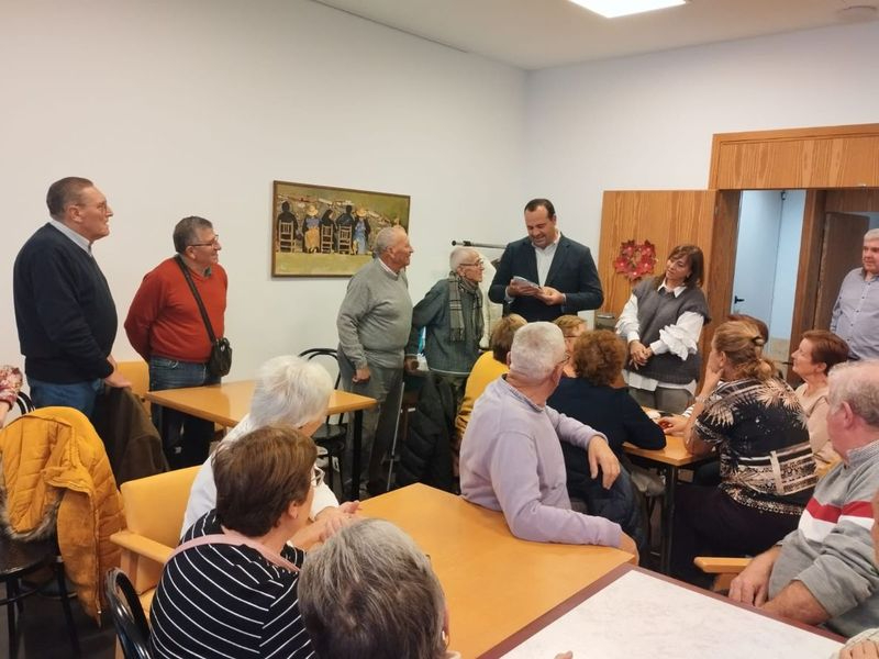 Emotivo homenaje al presidente de la Asociación de Mayores de Santa Marta