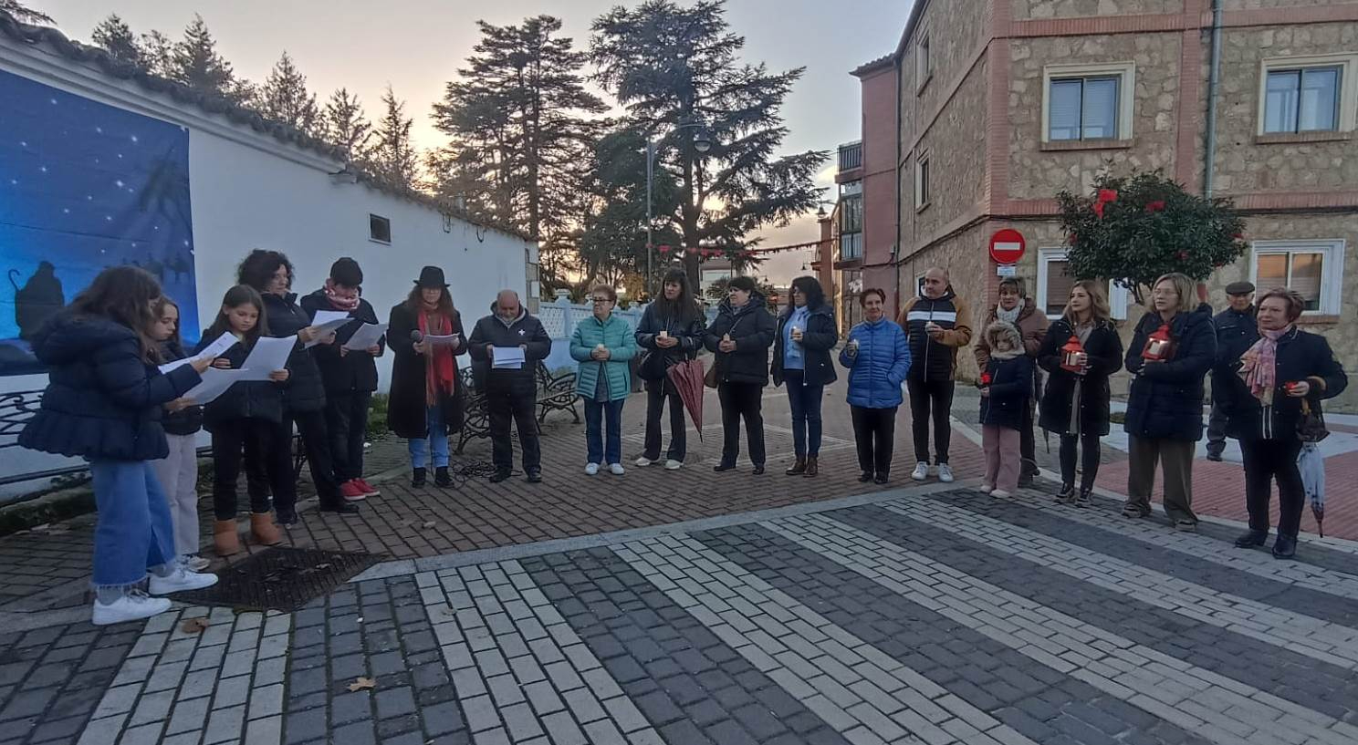 Vecinos de San Fernando, Venerable Centenares, Canal y Herradores leen su cuento de Navidad