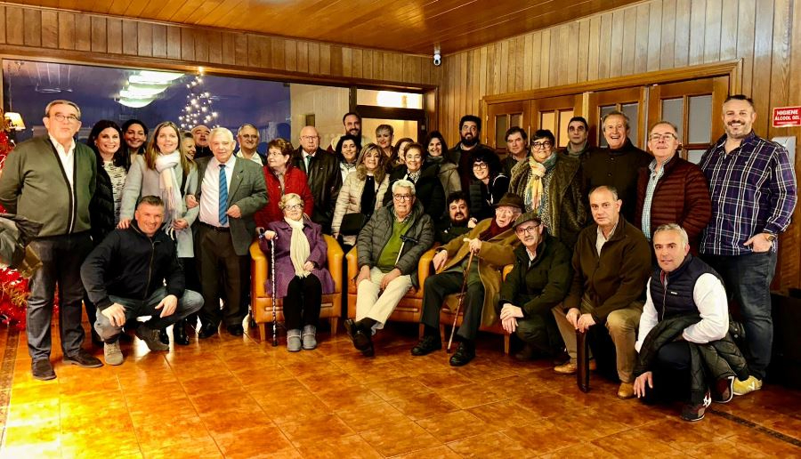 La Peña Puerta del Desencierro proclama en torno a la mesa a su Pregonero y Porteros Mayores