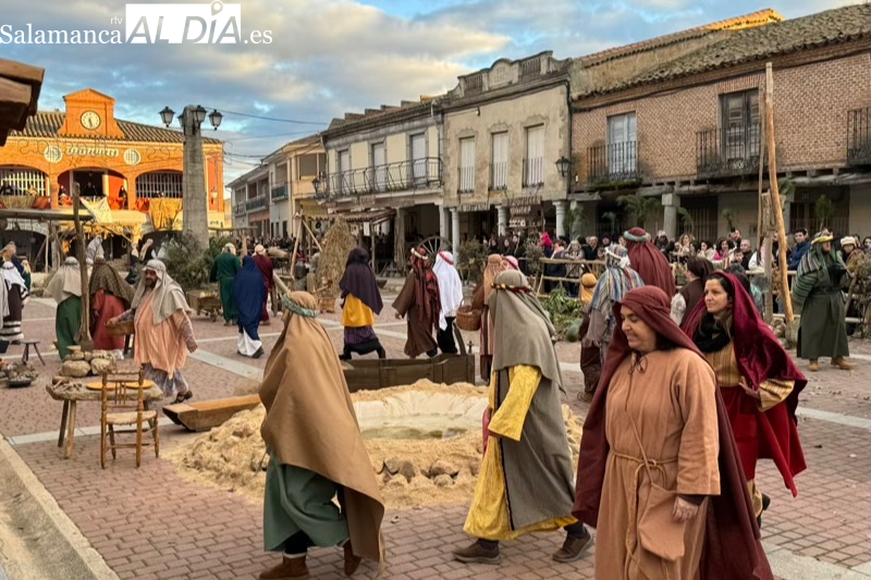 Multitudinario y esperado: Así se ha vivido el exitoso Belén Viviente en Santiago de la Puebla