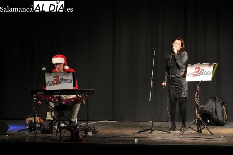 La extraordinaria voz de En3Jazz emociona al público de Vitigudino