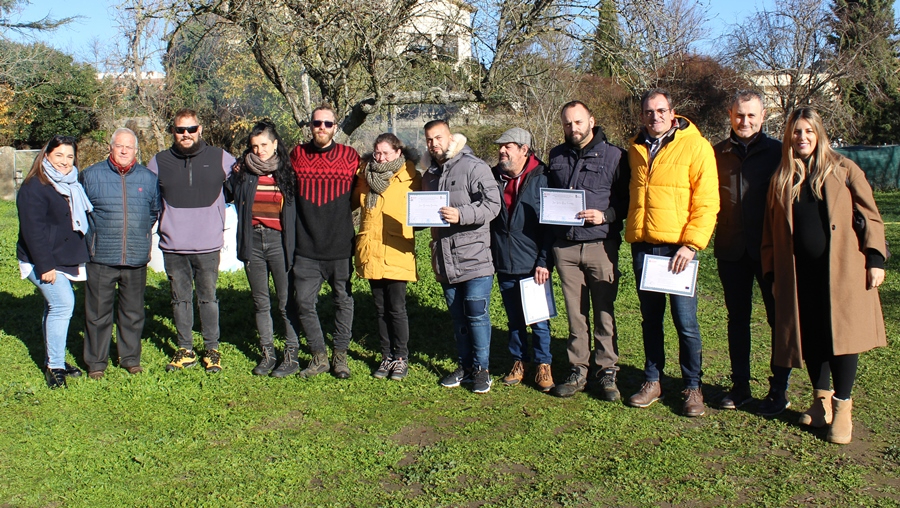 Finalizan su formación los 8 alumnos de la acción de apeo de árboles de Cáritas