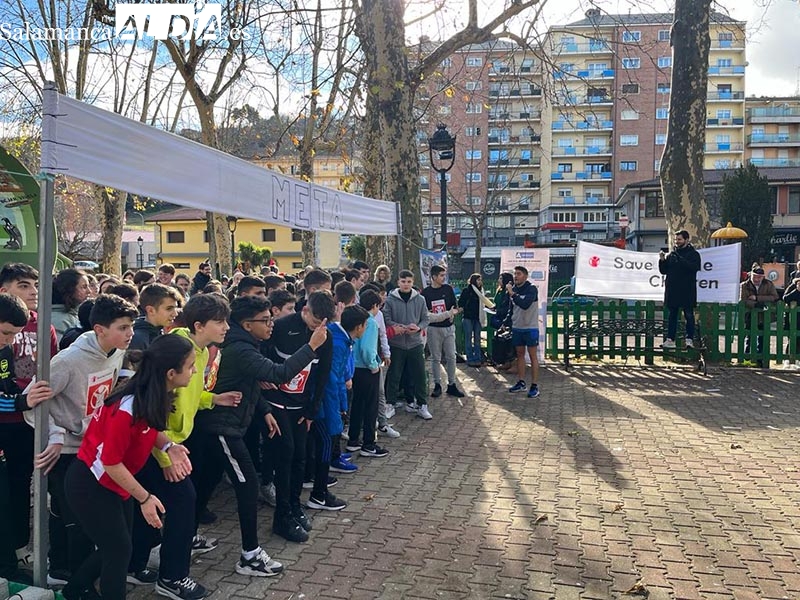 Más de 300 corredores impulsan la solidaridad de los institutos de la ciudad de Béjar