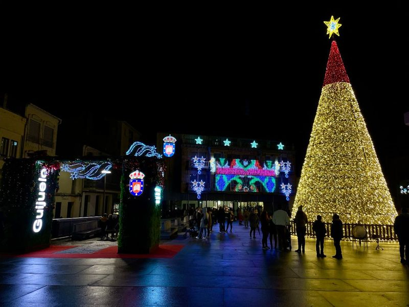 Guijuelo da la bienvenida a la Navidad
