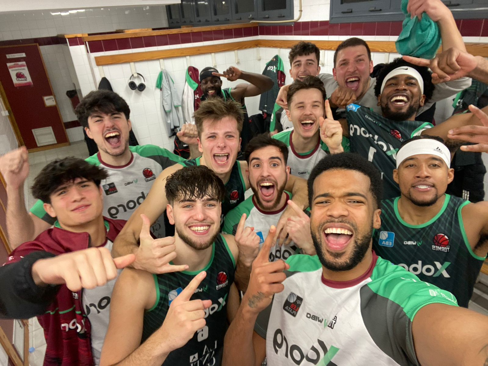 Puñetazo encima de la mesa de Xoborg La Antigua que termina con la imbatibilidad de León