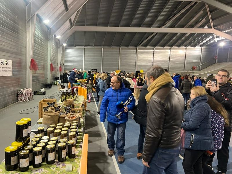 Éxito en la inauguración del I Mercado Navideño de Carbajosa 