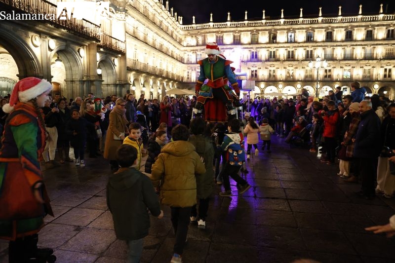 Espectacular llegada a Salamanca de los Carteros de la Navidad