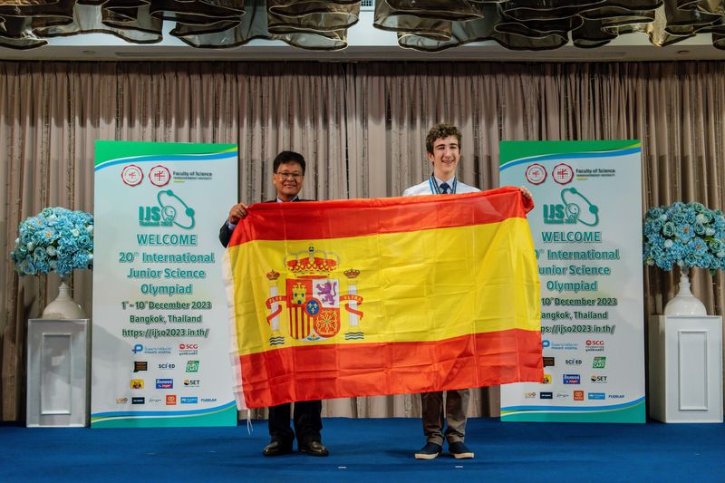  Diego Alonso Domínguez, del IES Vaguada De La Palma, medalla de bronce en la Olimpiada Científica Juvenil Internacional