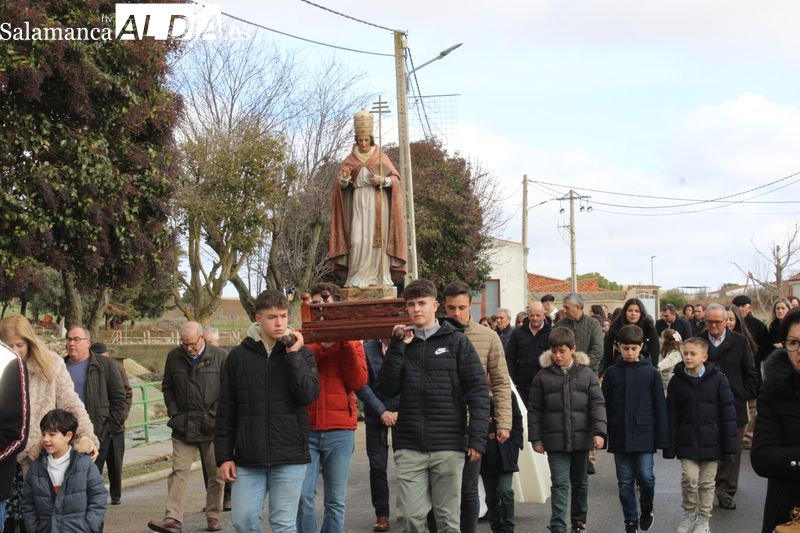 La devoción a San Silvestre se hace patente en la procesión de Navales