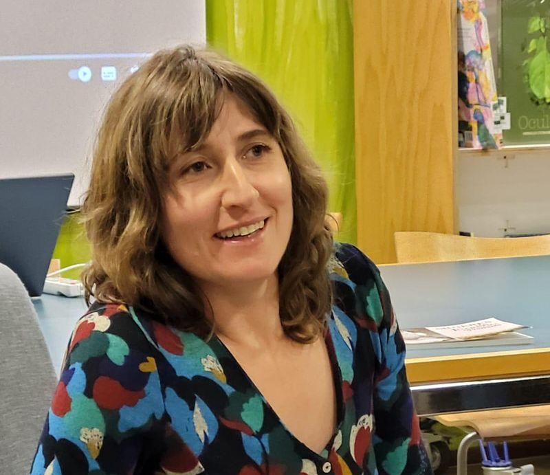 Una salmantina busca mecenas para su poemario tributo a las mujeres de antaño