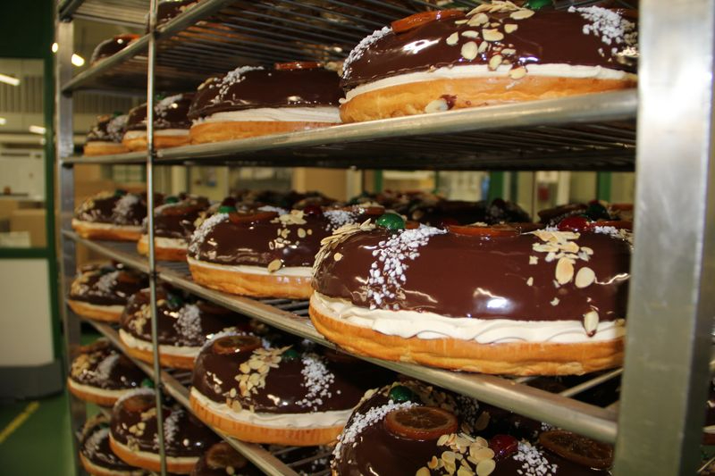 El Corte Inglés elabora 825.000 roscones de Reyes en Navidad con más de 700 toneladas de materias primas   