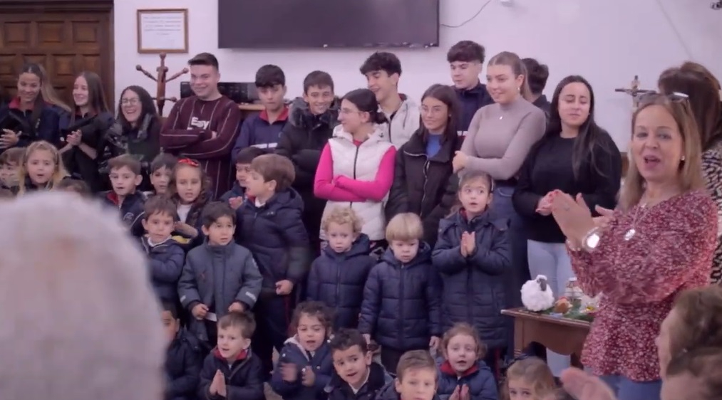 La creación de los belenes con cáscaras de huevo guía la felicitación de Misioneras-Santa Teresa