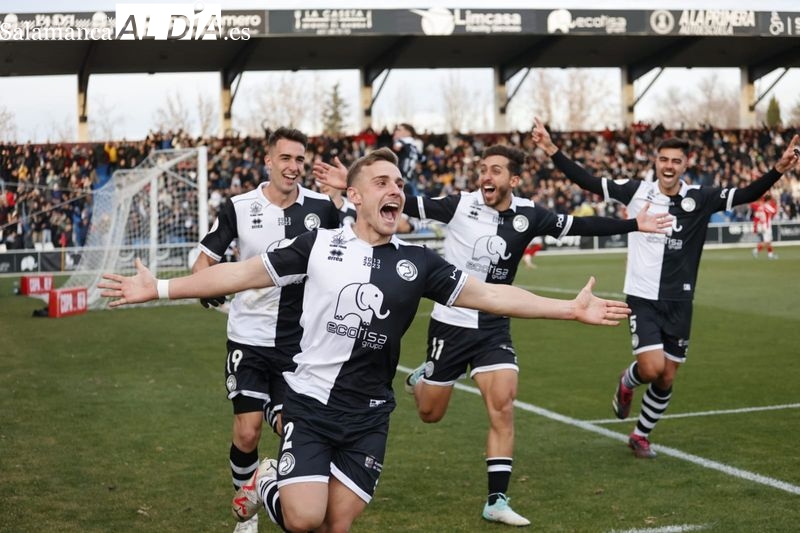 Unionistas agranda su leyenda: tumba al Sporting de Gijón y ya sueña con el premio gordo en Copa del Rey (2-0)
